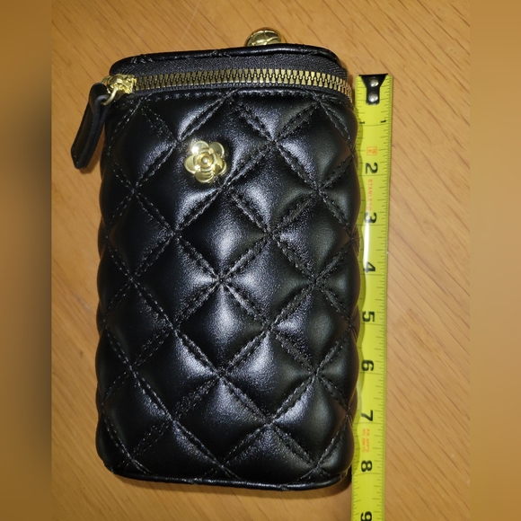 Adorable Black Quilted 3 way Clutch Bag - Phone case - crossbody - Picture 4 of 10